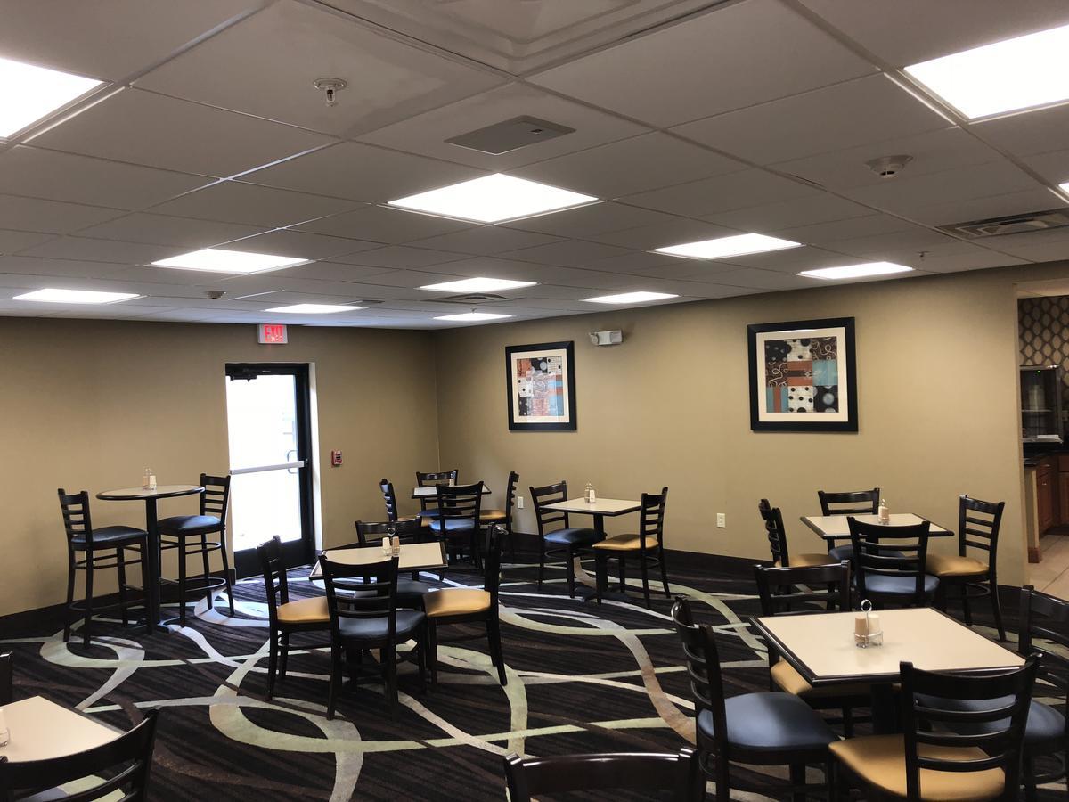 Robinson Countryview Inn & Suites מראה חיצוני תמונה