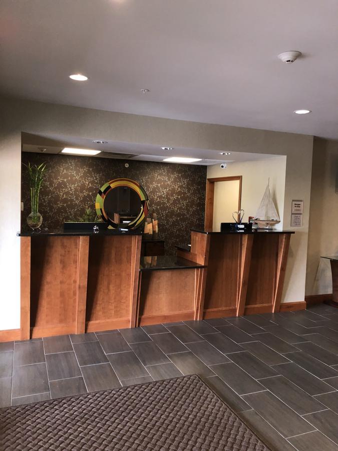 Robinson Countryview Inn & Suites מראה חיצוני תמונה