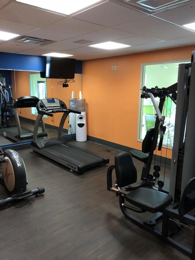 Robinson Countryview Inn & Suites מראה חיצוני תמונה