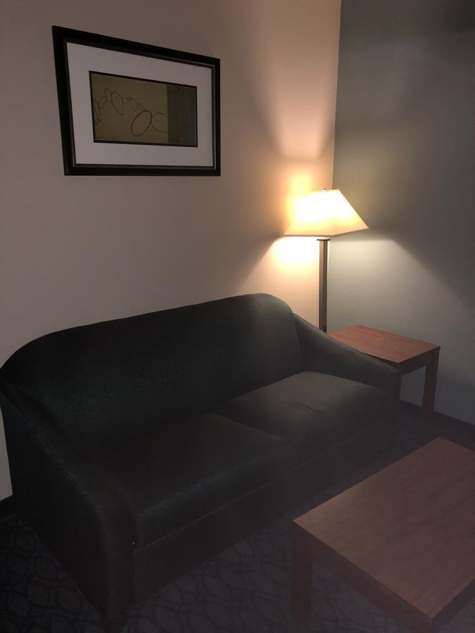 Robinson Countryview Inn & Suites מראה חיצוני תמונה