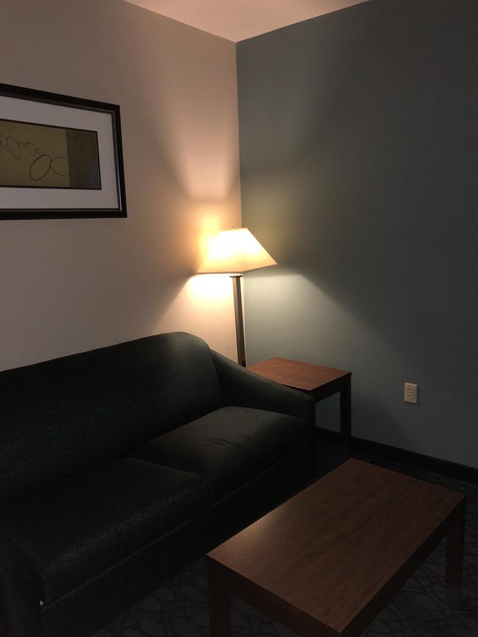 Robinson Countryview Inn & Suites מראה חיצוני תמונה