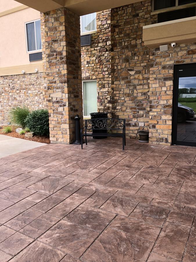Robinson Countryview Inn & Suites מראה חיצוני תמונה
