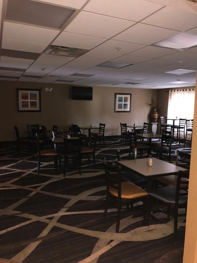 Robinson Countryview Inn & Suites מראה חיצוני תמונה