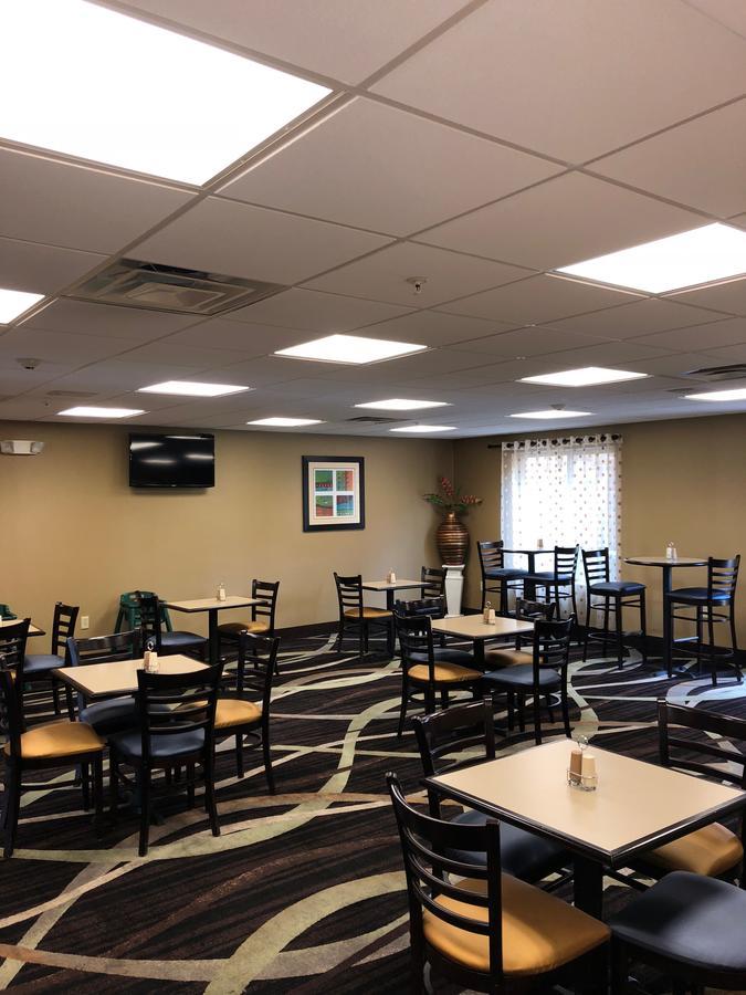 Robinson Countryview Inn & Suites מראה חיצוני תמונה
