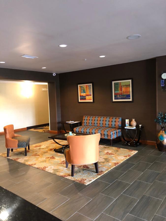 Robinson Countryview Inn & Suites מראה חיצוני תמונה