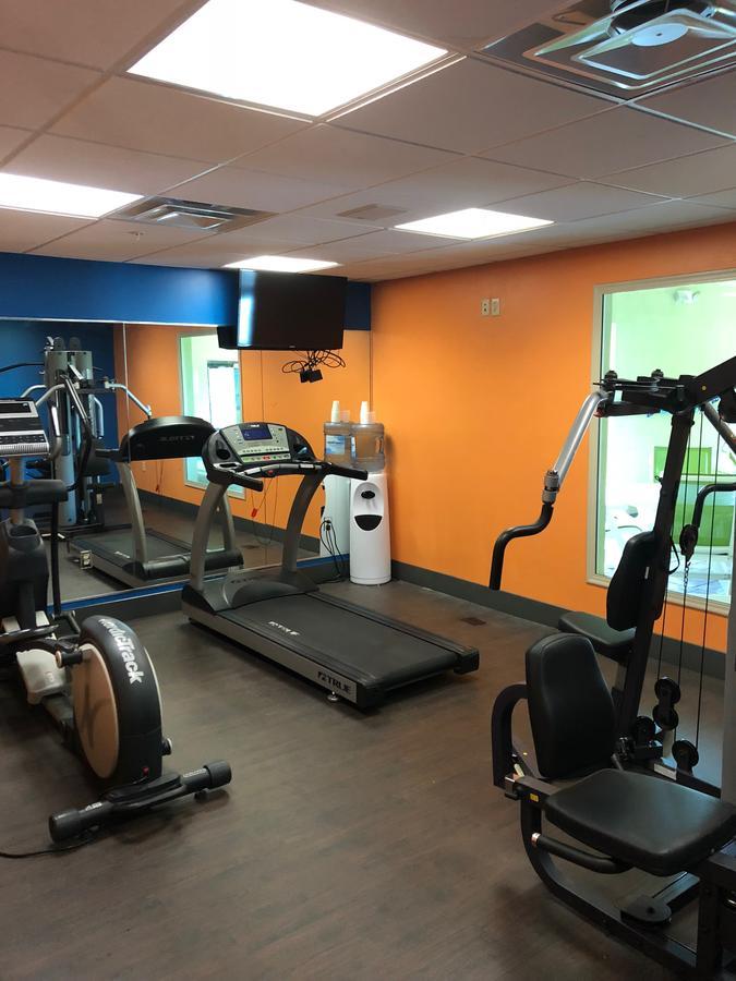 Robinson Countryview Inn & Suites מראה חיצוני תמונה